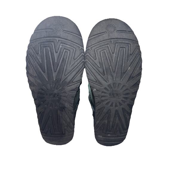 UGG Australia‎ Women's Sz 8 BAILEY BOW Black Shearling Sheepskin Ankle Boots - Picture 11 of 11